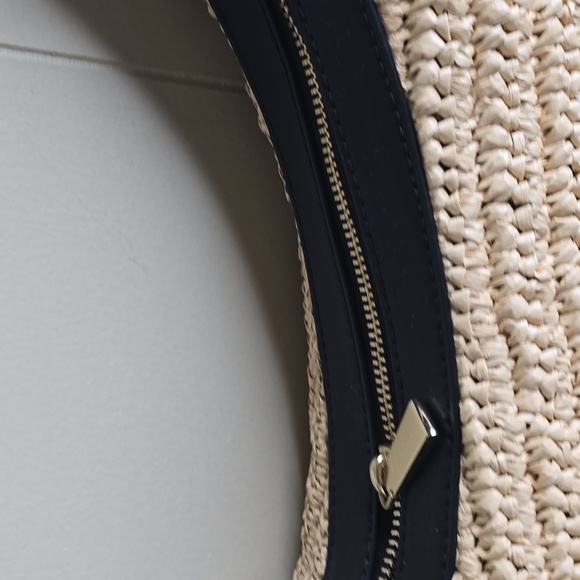 MICHEAL Micheal Kors Avra Medium Hand Crocheted Leather Bag - Picture 11 of 16